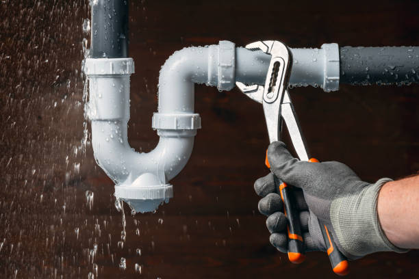 Professional Gas Line Repair technician working in Benton Harbor, MI